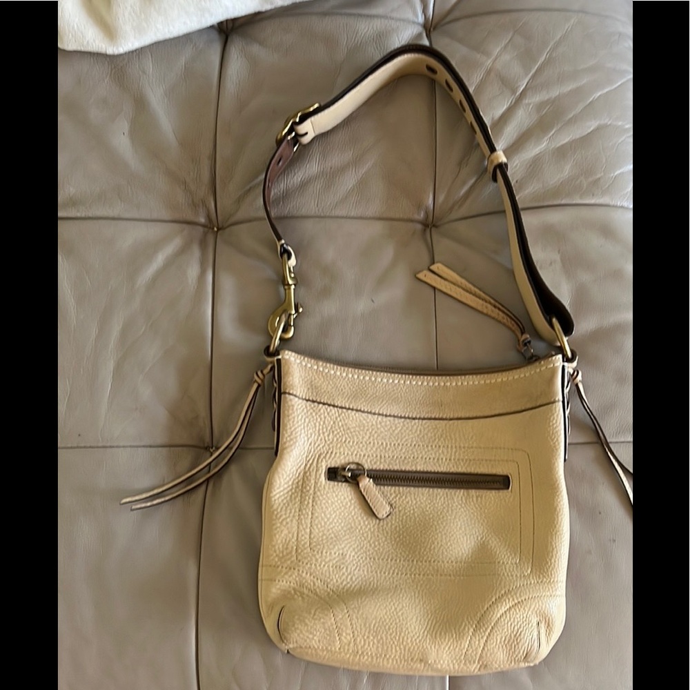 COACH LEGACY L0693 PEBBLED LEATHER CROSSBODY BAG. ADJ STRAP.